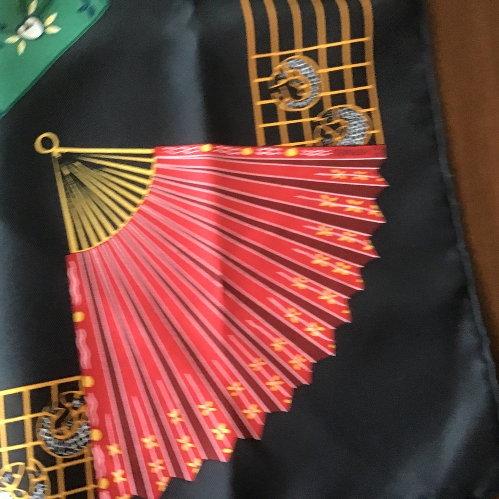 HERMES Kimonos et Inros Anne Faivre Black 90 Silk Scarf Asian Japanese RARE‎ - Picture 5 of 8